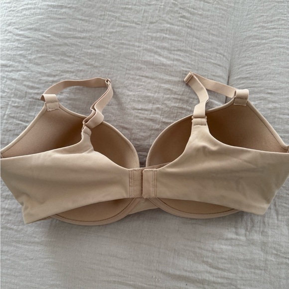 SKIMS Nude Women's Bra - Picture 2 of 3